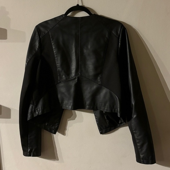 Vegan Blazer 🖤 - Picture 3 of 4